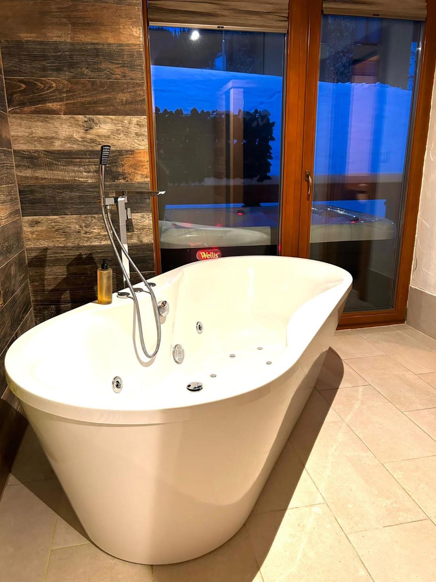 Chalet Jasna Wellness Apartment Maxim Jacuzzi & Sauna Demänovská Dolina Eksteriør bilde
