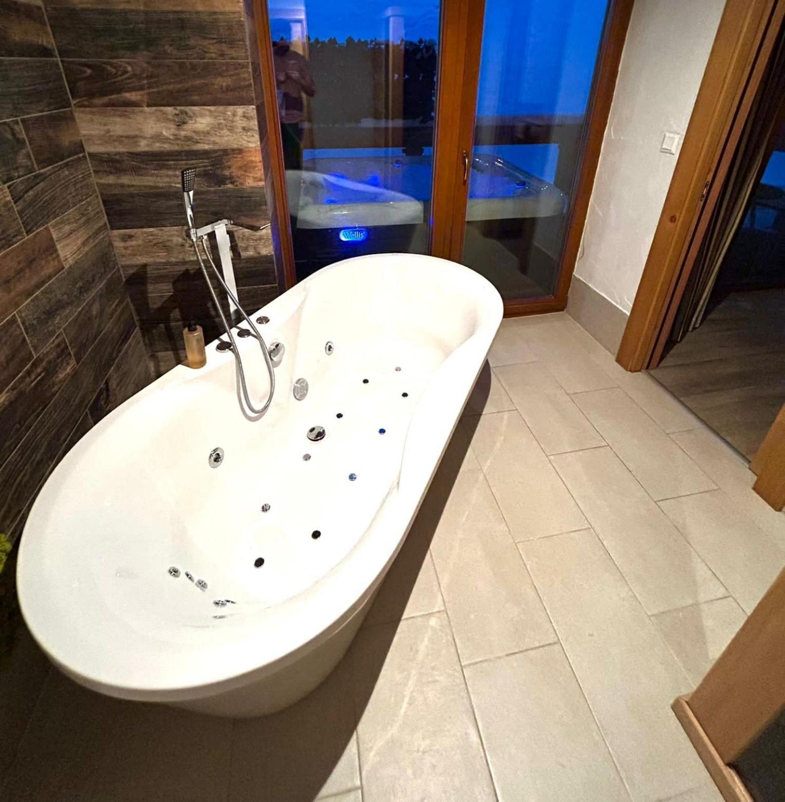 Chalet Jasna Wellness Apartment Maxim Jacuzzi & Sauna Demänovská Dolina Eksteriør bilde